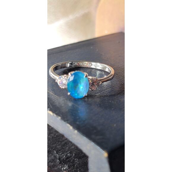 Stunning Rhodium-Plated Size 10.5 Ring with Blue Gemstone and Diamond Accents - Picture 8 of 12